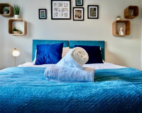 Quaint 2-bedroom with Parking, Netflix and Garden